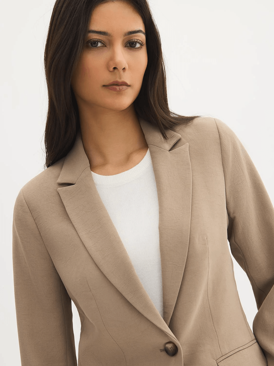 Level Up Your Wardrobe: Trendy Office & Streetwear Looks for Men and Women