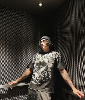 Why Streetwear is Dominating Men’s & Women’s Style (And How to Rock It Daily)